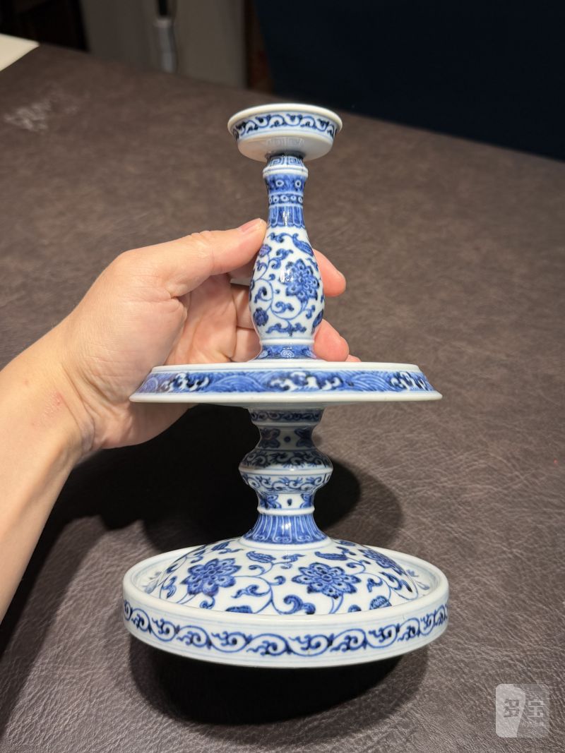 清乾隆 青花缠枝莲纹烛台 - 图20